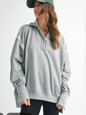 Relaxed Grey Pullover Sweatshirt - Lightweight Women’s Top By Rubzoof Size Small
